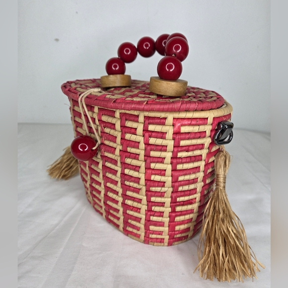 Caterina Mina Stylish 8"x6" Woven Basket Bag From Brazilian Designer - Picture 2 of 16